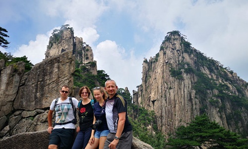 3-Day Yellow Mountains, Hongcun Village and Tunxi Ancient Street Private Tour