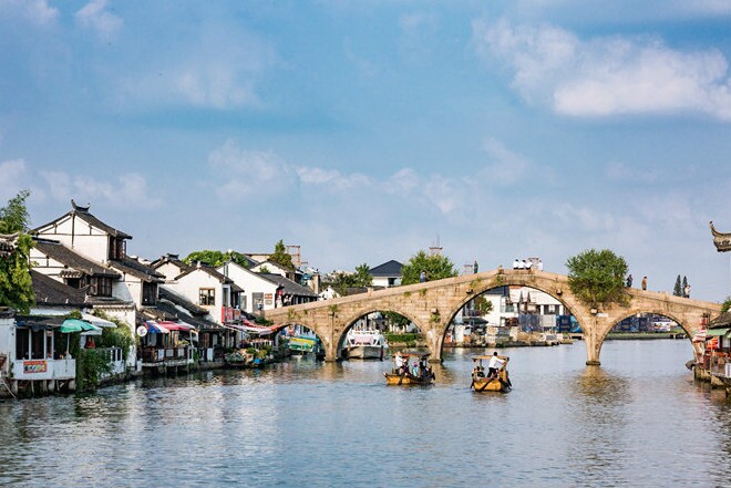 Zhujiajiao Water Town Tour including Huangpu River Cruise
