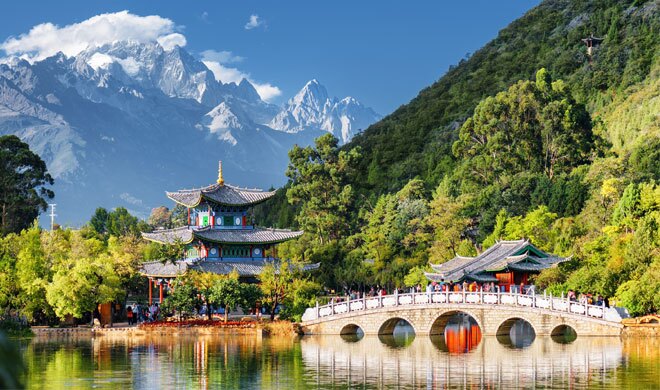 Private Half-Day Tour: Old Town of Lijiang and Black Dragon Pond Park