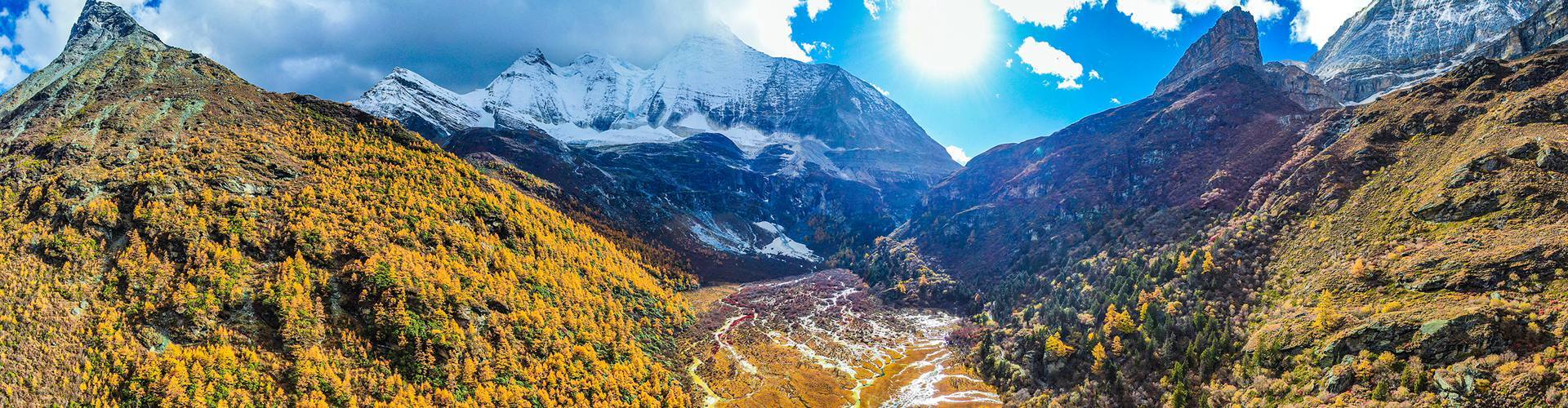 Top 7 Classic and Beautiful Hiking Routes in China