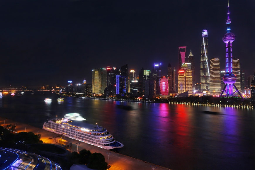 Taking cruise to visit Huangpu River