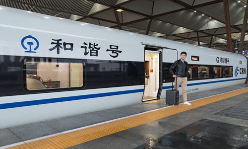 Private Arrival Transfer: Chengdu Train Stations to Hotel